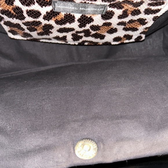 Michael Murrillo Handcrafted Black Handbag with Wooden Handles - Picture 6 of 7